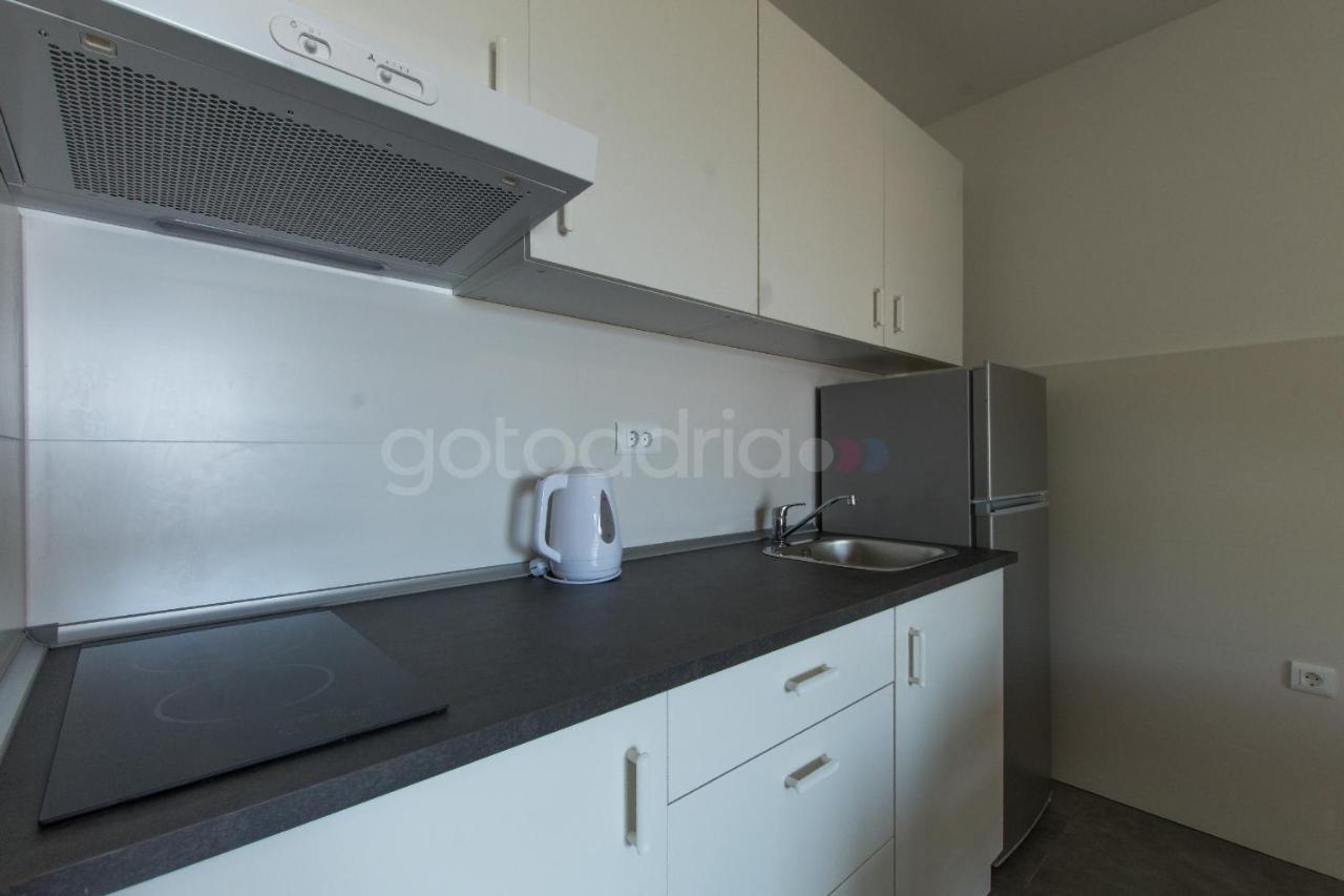 Sea View Apartments Pezze Макарска Экстерьер фото