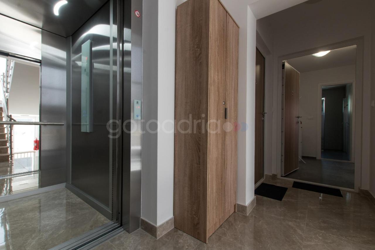 Sea View Apartments Pezze Макарска Экстерьер фото