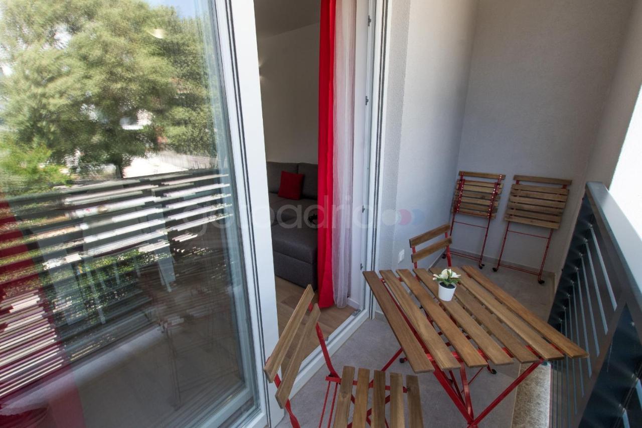 Sea View Apartments Pezze Макарска Экстерьер фото