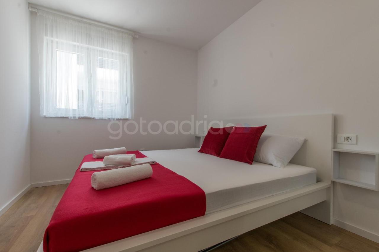 Sea View Apartments Pezze Макарска Экстерьер фото